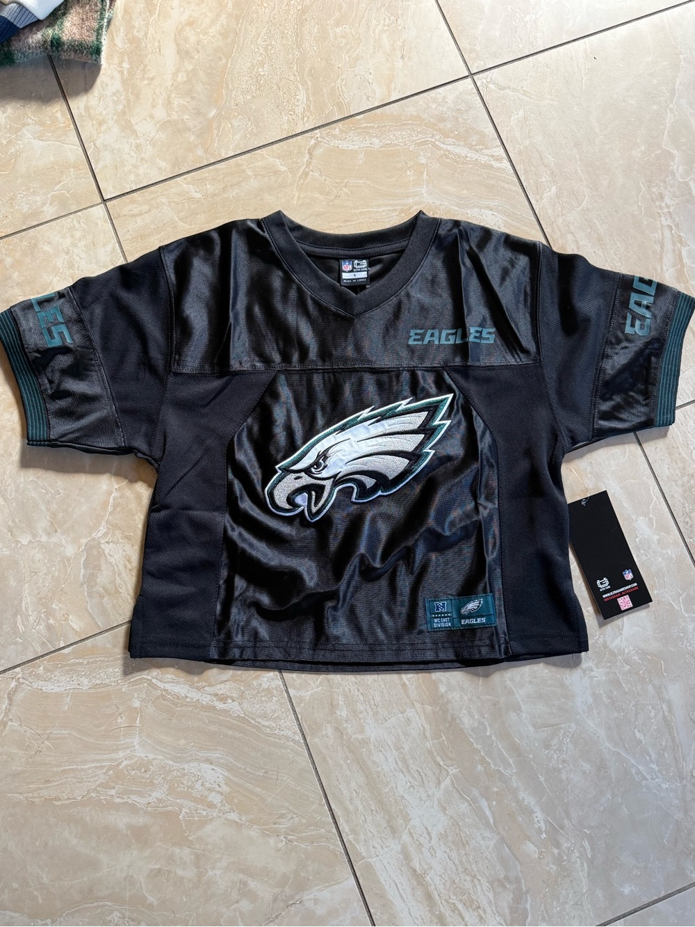NWT NFL Black Philadelphia eagles cropped Jersey with Eagles Logo sz S